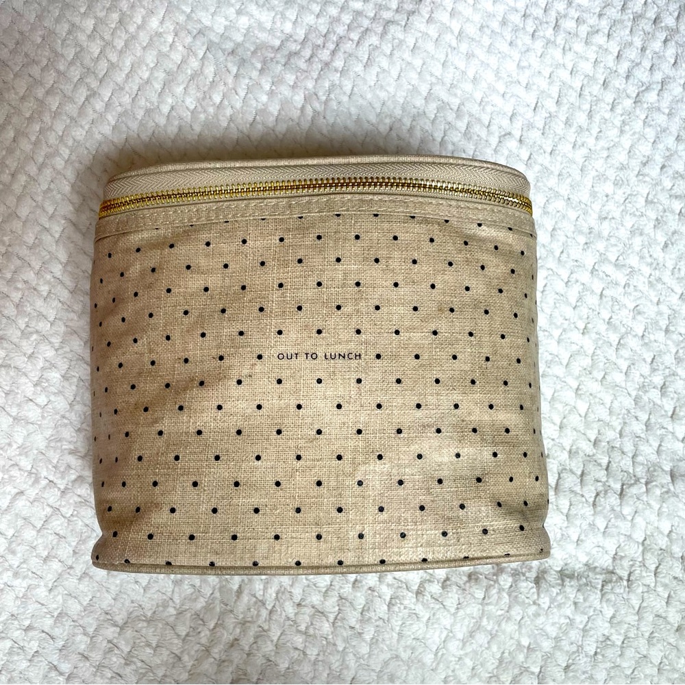 Kate Spade ♠️ Lunch Bag| Oatmeal color with black polka dots, Gold Zipper